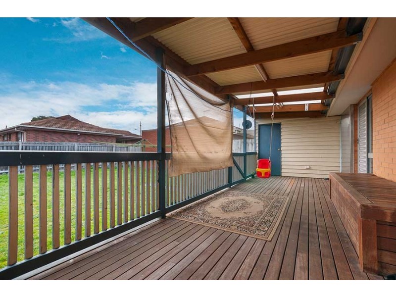 17 Selwyn Avenue, Craigieburn VIC 3064