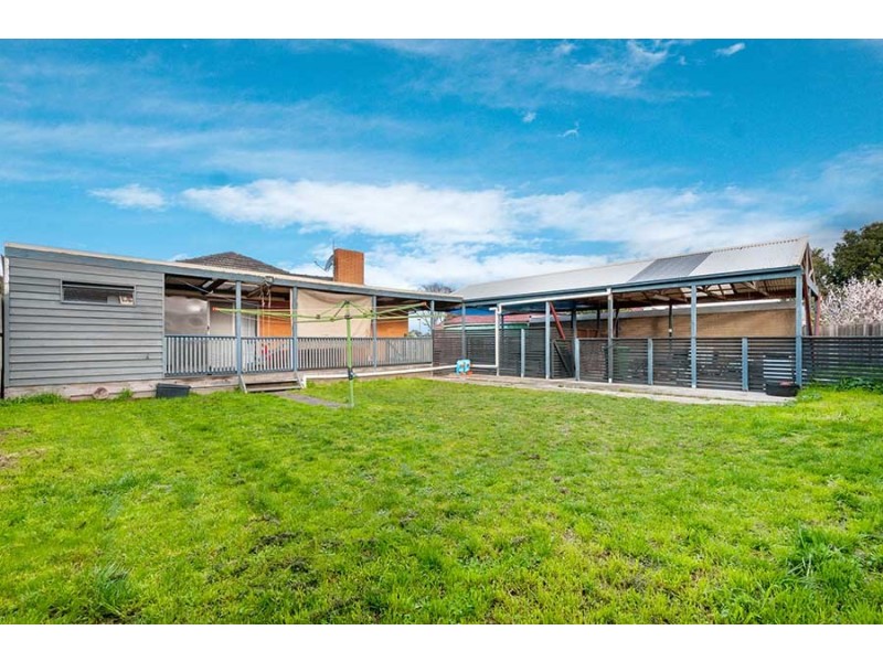 17 Selwyn Avenue, Craigieburn VIC 3064