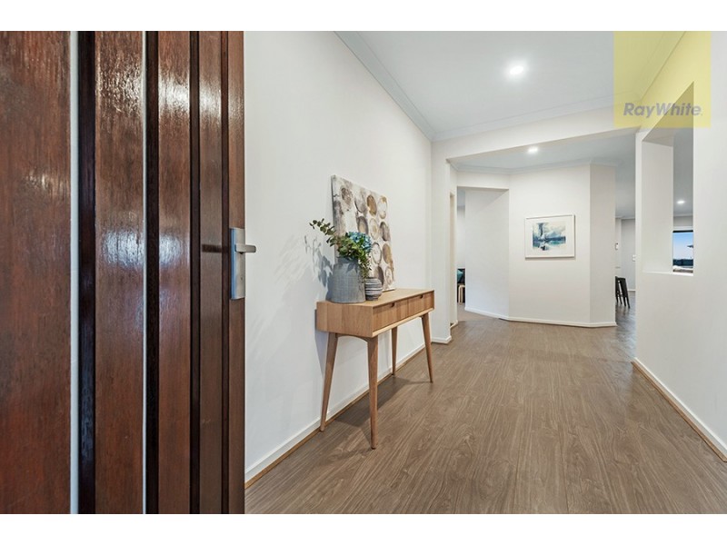 18 Baronial Way, Craigieburn VIC 3064