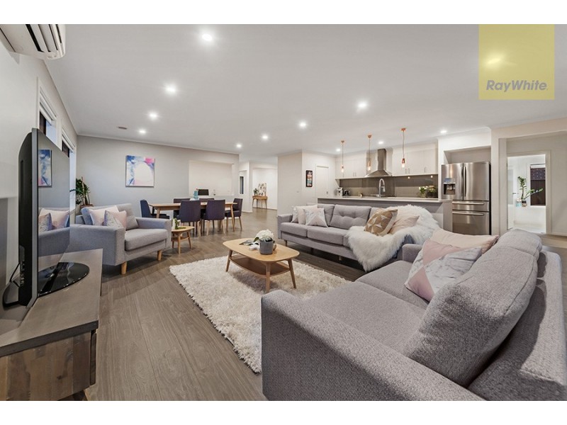 18 Baronial Way, Craigieburn VIC 3064