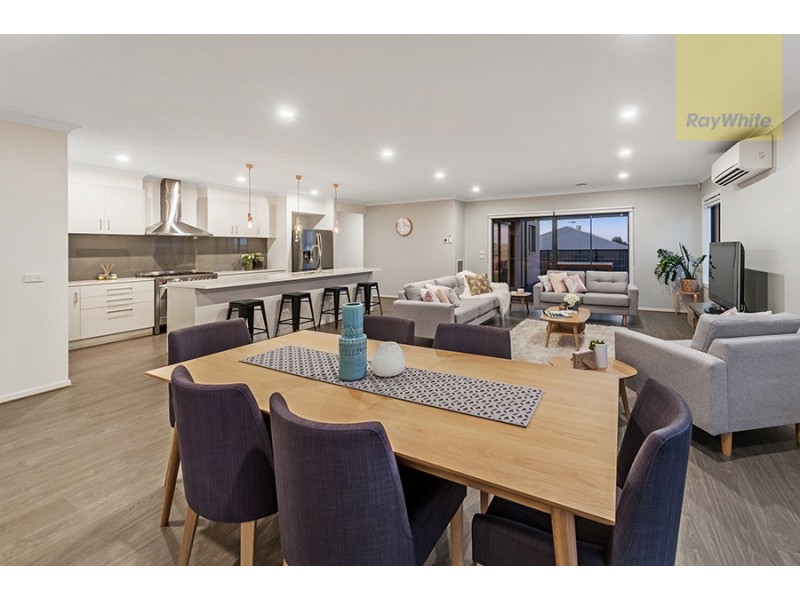 18 Baronial Way, Craigieburn VIC 3064