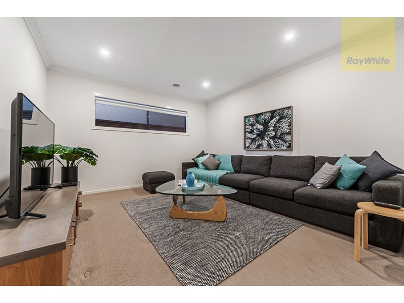 18 Baronial Way, Craigieburn VIC 3064
