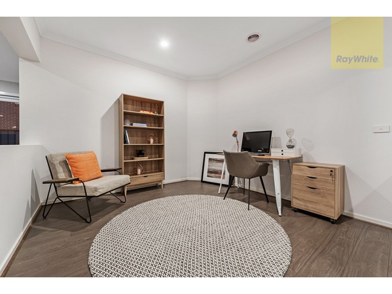 18 Baronial Way, Craigieburn VIC 3064