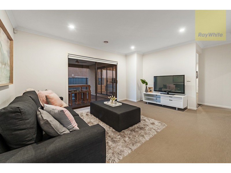 18 Baronial Way, Craigieburn VIC 3064