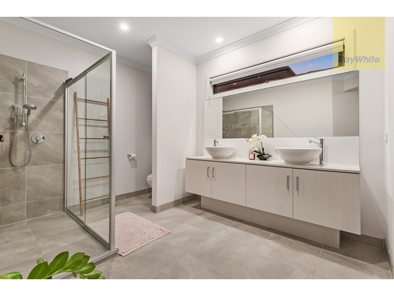 18 Baronial Way, Craigieburn VIC 3064