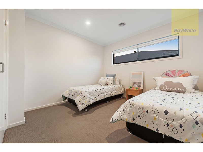18 Baronial Way, Craigieburn VIC 3064