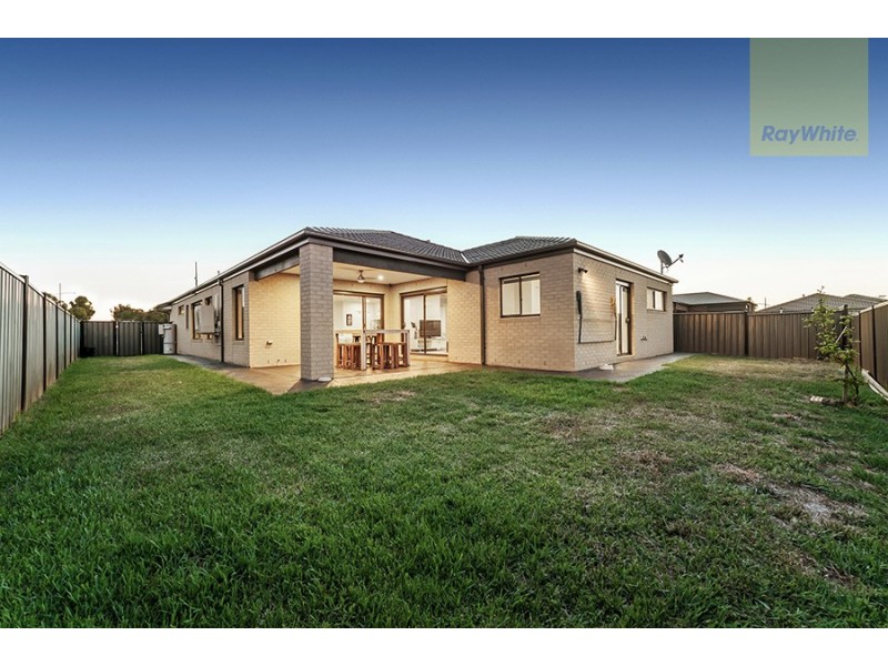 18 Baronial Way, Craigieburn VIC 3064