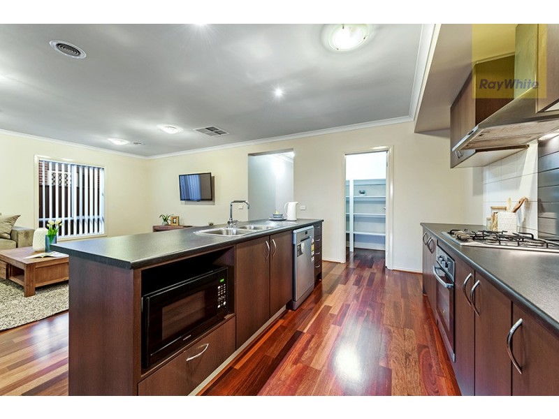 4 Redheugh Street, Craigieburn VIC 3064