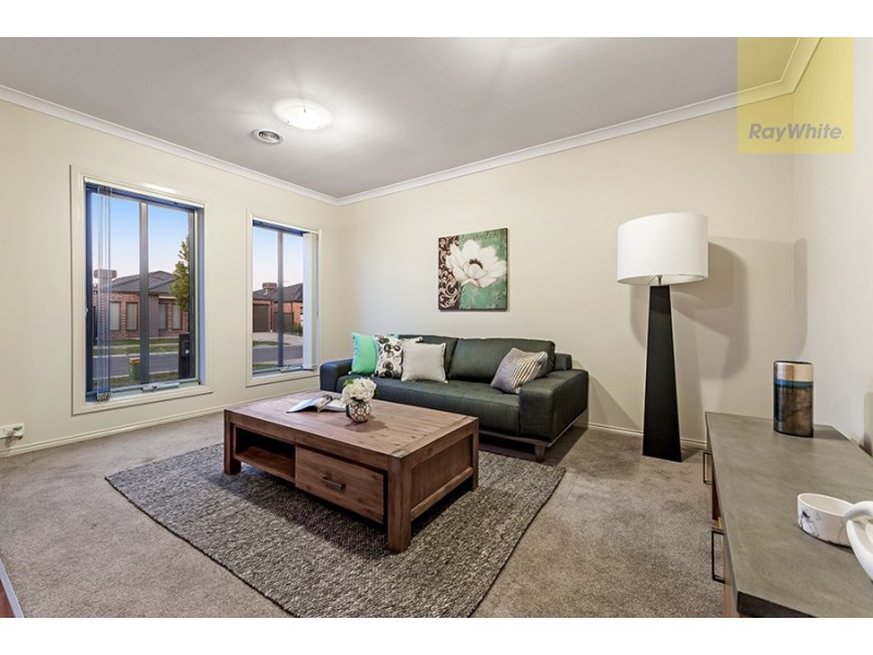 4 Redheugh Street, Craigieburn VIC 3064