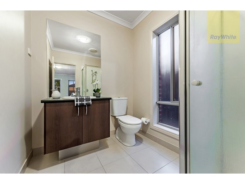 4 Redheugh Street, Craigieburn VIC 3064