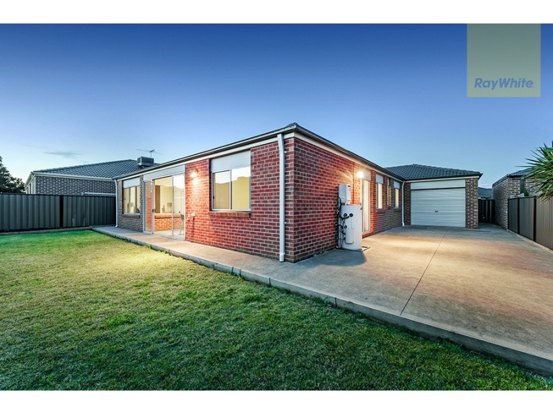 4 Redheugh Street, Craigieburn VIC 3064