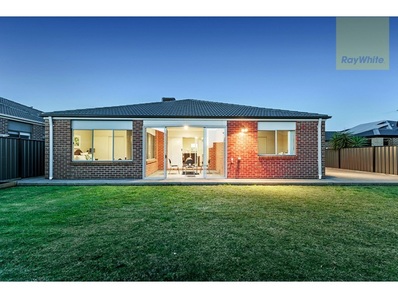 4 Redheugh Street, Craigieburn VIC 3064