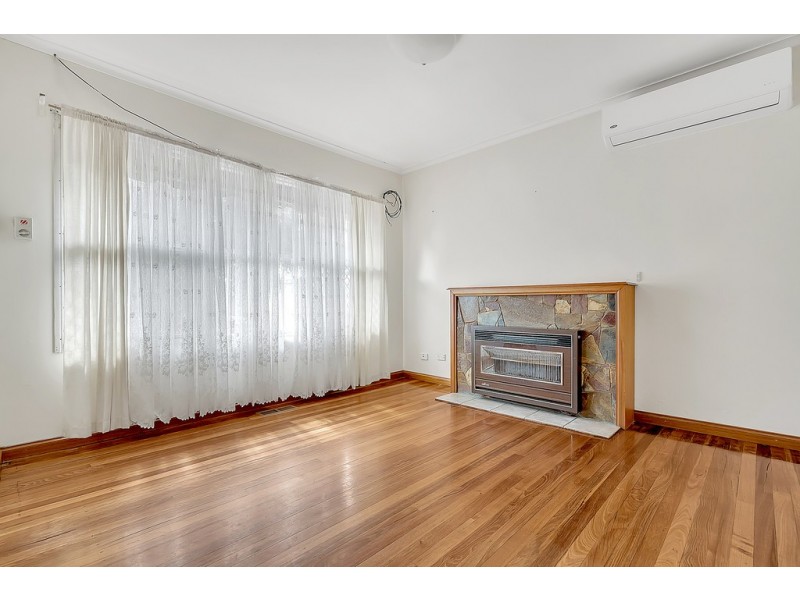 21 Robinson Street, Jacana VIC 3047