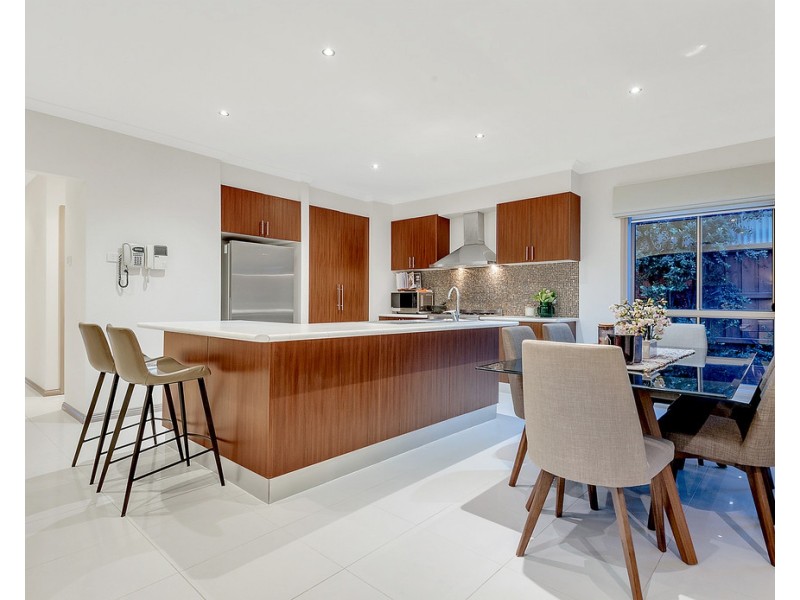 8 Osprey Place, Craigieburn VIC 3064