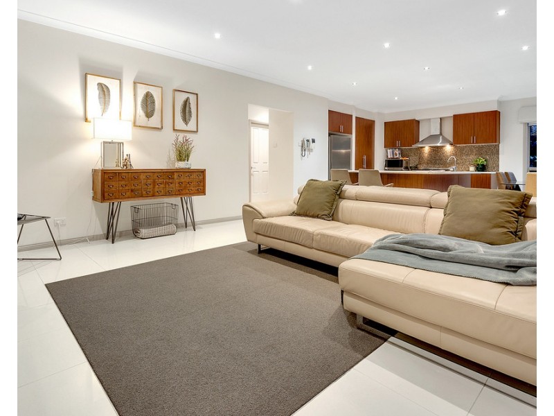 8 Osprey Place, Craigieburn VIC 3064