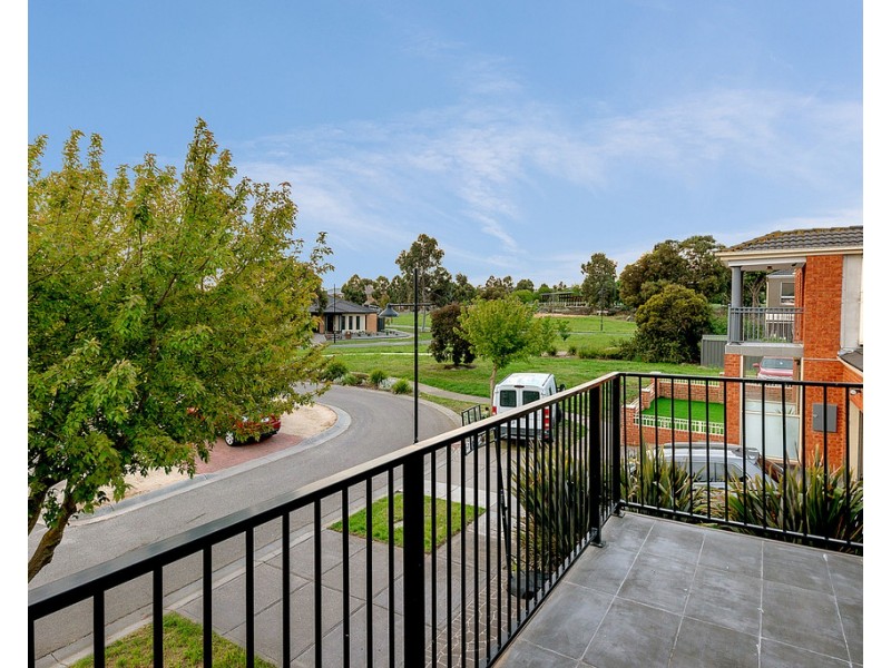 8 Osprey Place, Craigieburn VIC 3064