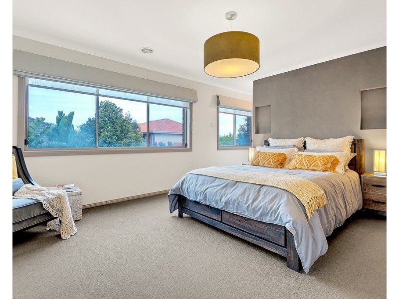 8 Osprey Place, Craigieburn VIC 3064