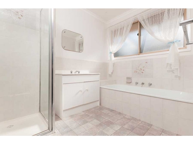 1A Dartford Court, Craigieburn VIC 3064