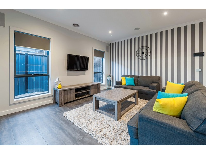 27 Thorngrove Avenue, Craigieburn VIC 3064