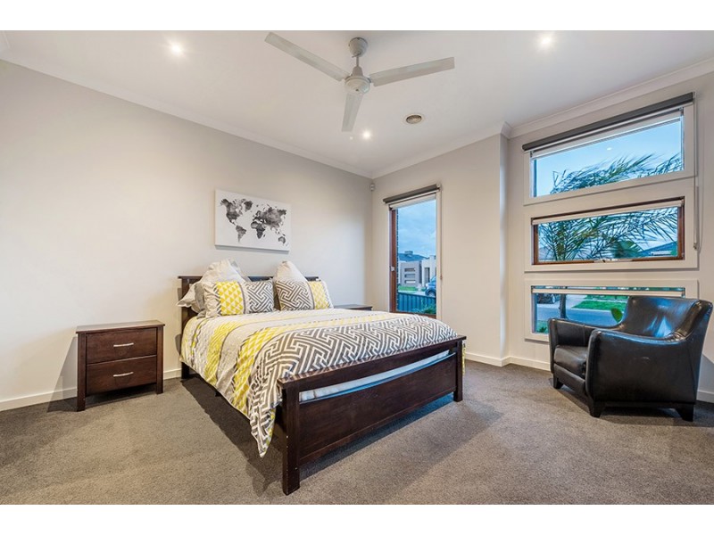 27 Thorngrove Avenue, Craigieburn VIC 3064