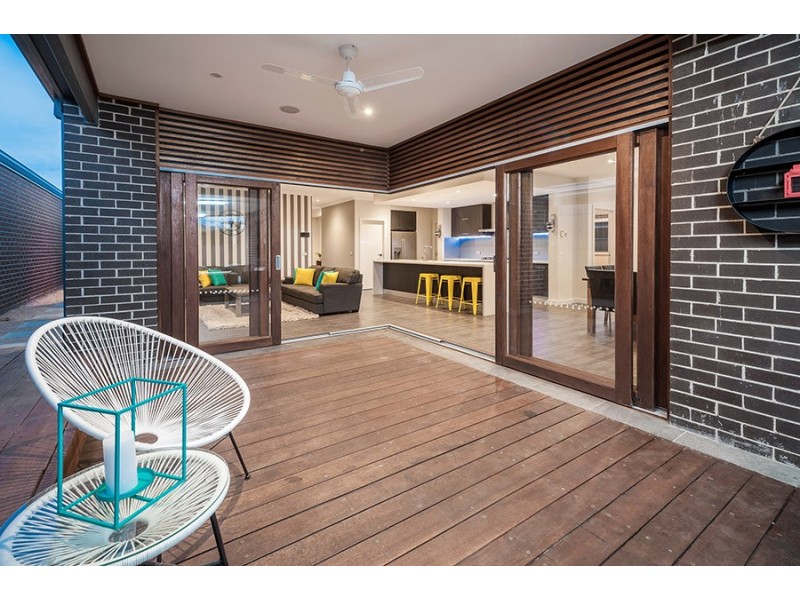 27 Thorngrove Avenue, Craigieburn VIC 3064