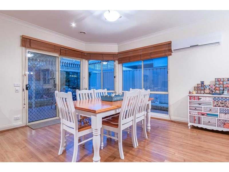 4 Tusmore Rise, Craigieburn VIC 3064