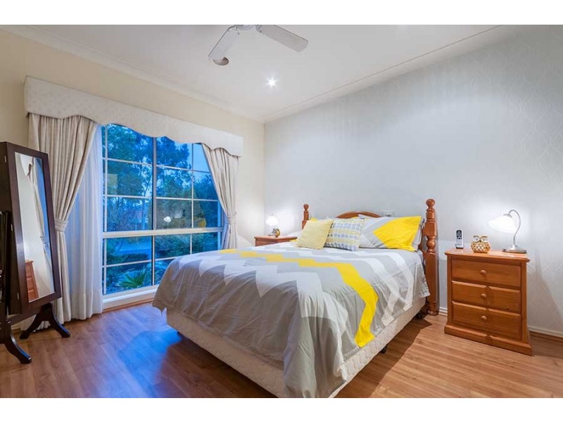 4 Tusmore Rise, Craigieburn VIC 3064