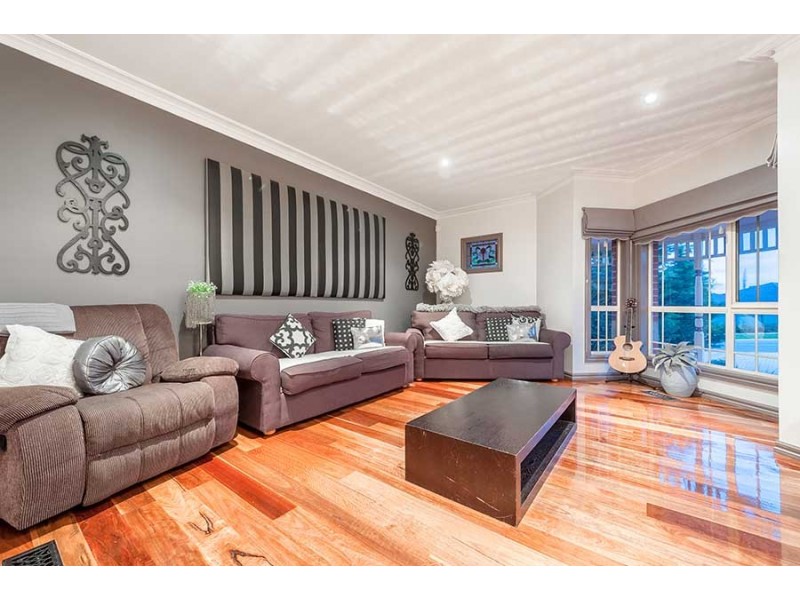 46 Malcolm Creek Parade, Craigieburn VIC 3064