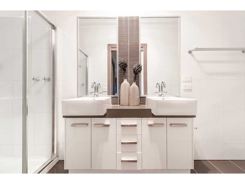 46 Malcolm Creek Parade, Craigieburn VIC 3064