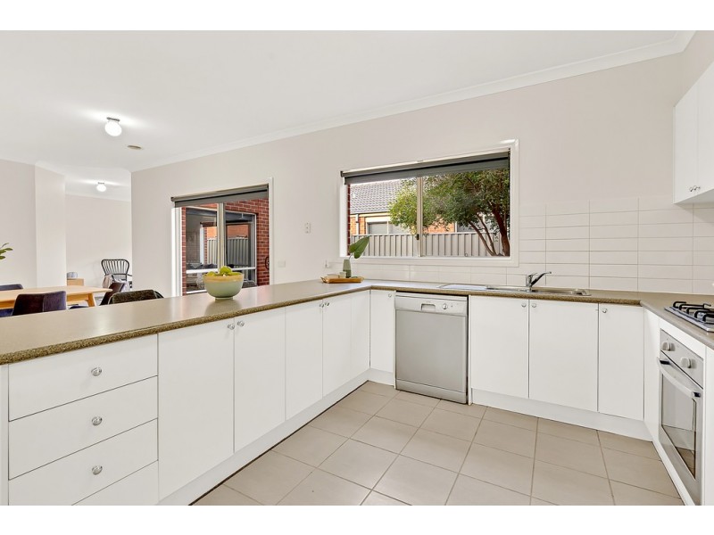 51 Mareeba Way, Craigieburn VIC 3064