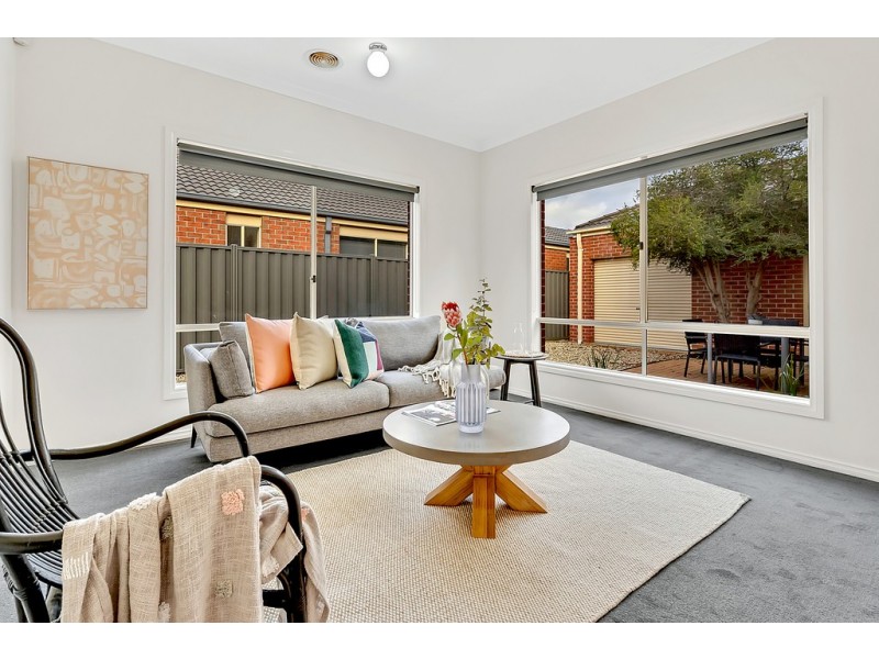 51 Mareeba Way, Craigieburn VIC 3064