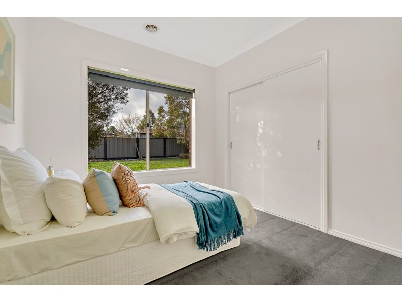 51 Mareeba Way, Craigieburn VIC 3064