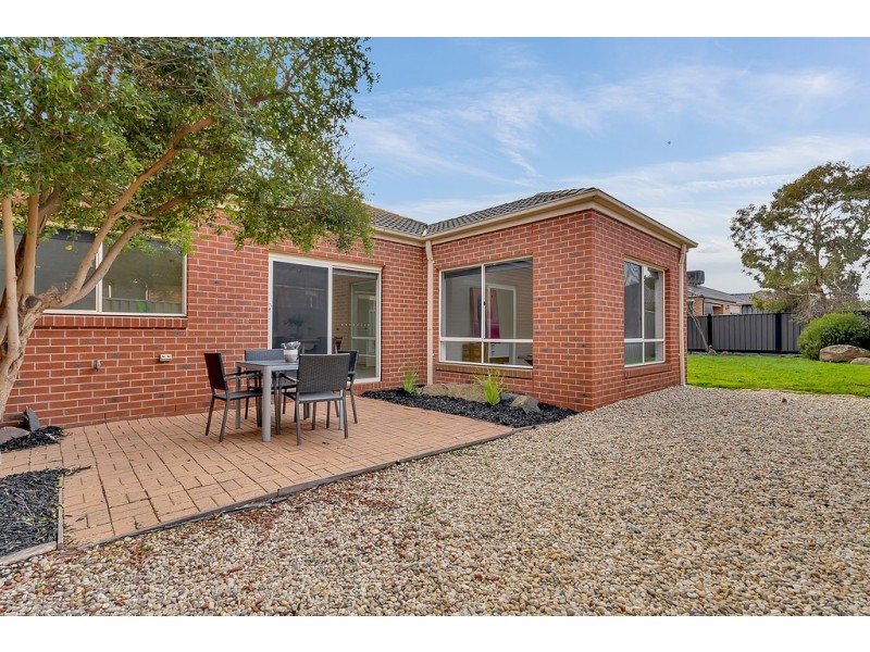 51 Mareeba Way, Craigieburn VIC 3064