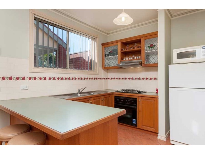 12 Pinnock Avenue, Roxburgh Park VIC 3064