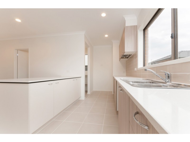 82 Bluebell Drive, Craigieburn VIC 3064