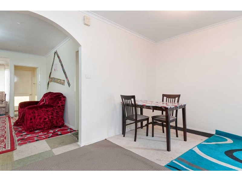 16 Rosedale Crescent, Dallas VIC 3047