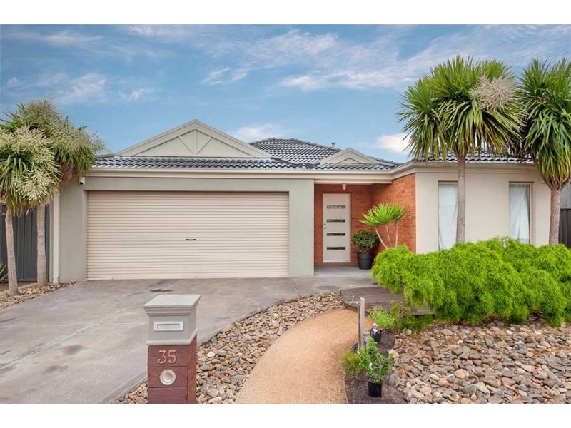 35 Mareeba Way, Craigieburn VIC 3064