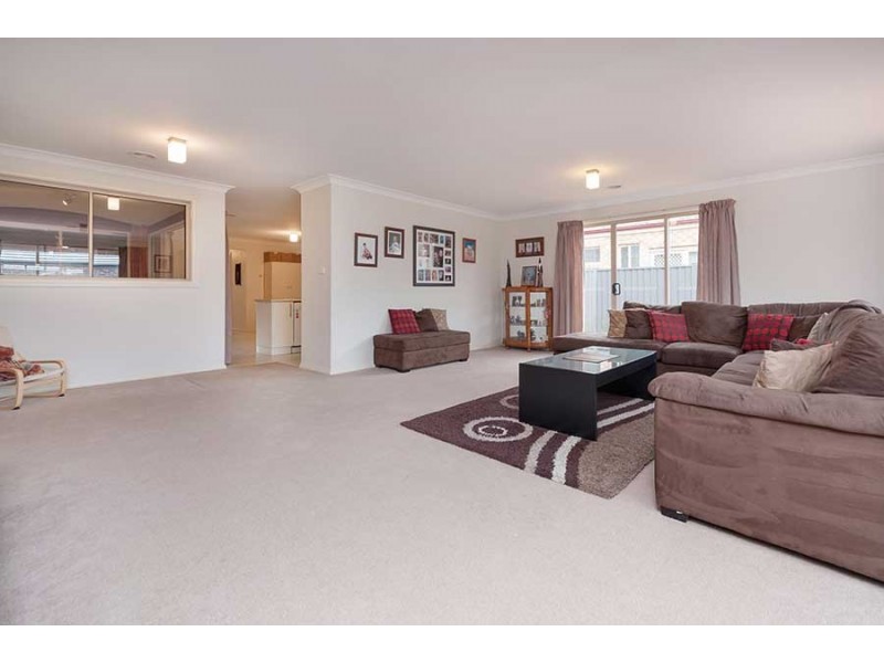 35 Mareeba Way, Craigieburn VIC 3064