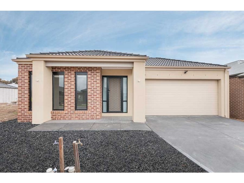 11 Yarradale Drive, Mickleham VIC 3064