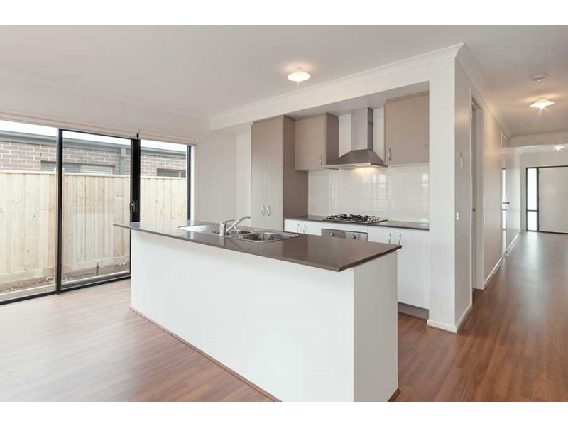 11 Yarradale Drive, Mickleham VIC 3064