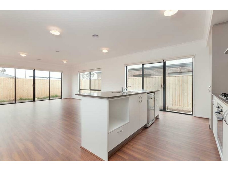 11 Yarradale Drive, Mickleham VIC 3064