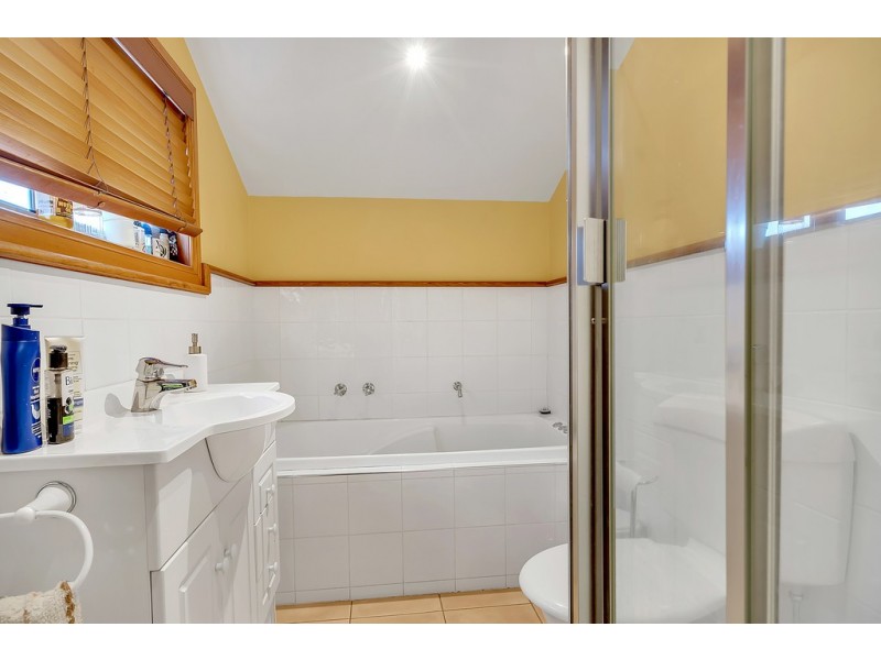 21B Robinson Street, Jacana VIC 3047