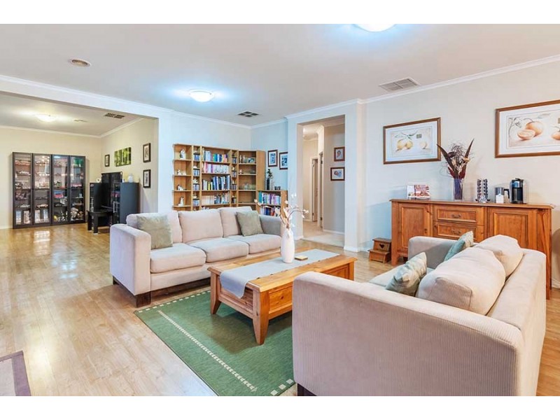 22 Tusmore Rise, Craigieburn VIC 3064