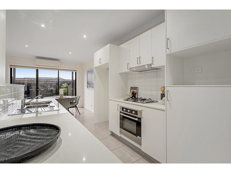 82 Baronial Way, Craigieburn VIC 3064