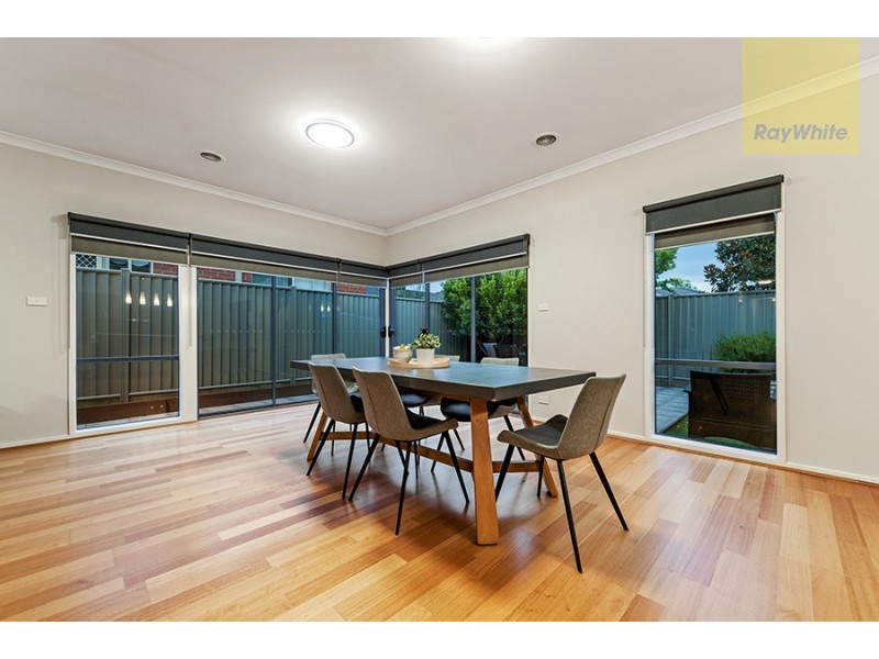 17 Westerfolds Loop, Craigieburn VIC 3064