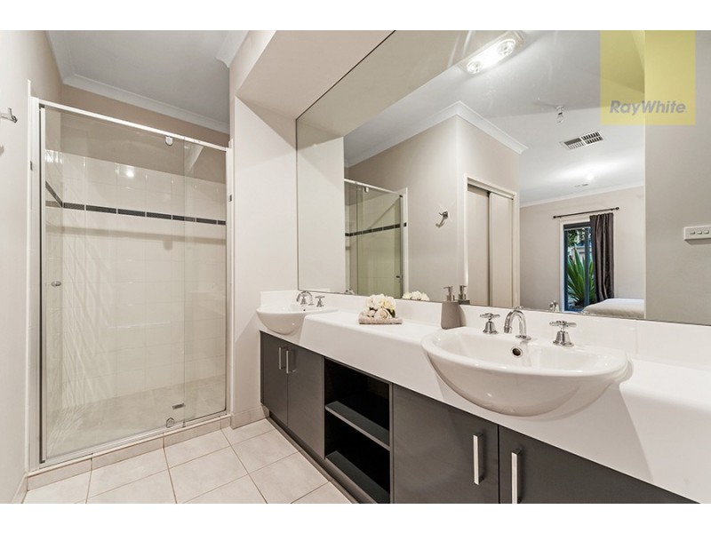 17 Westerfolds Loop, Craigieburn VIC 3064