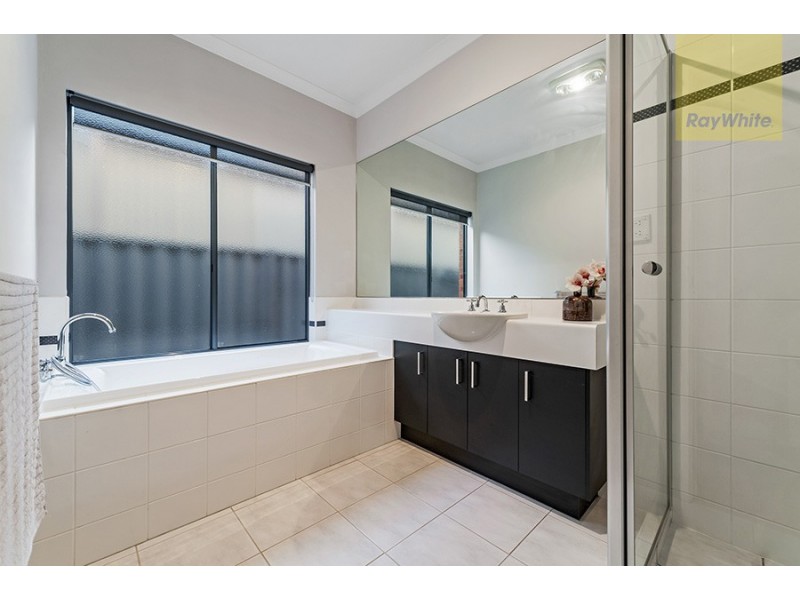 17 Westerfolds Loop, Craigieburn VIC 3064