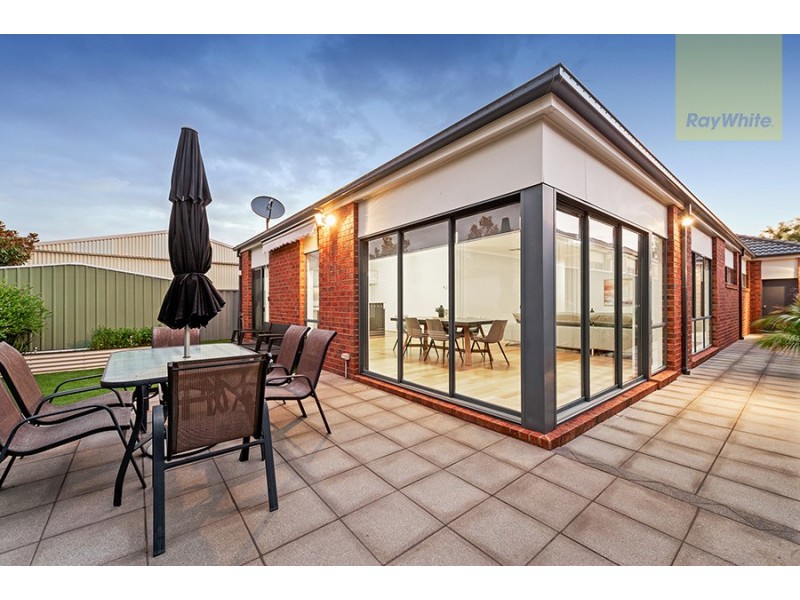 17 Westerfolds Loop, Craigieburn VIC 3064