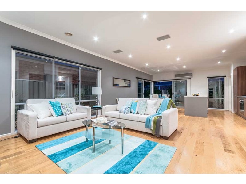 4 Girraween Crescent, Craigieburn VIC 3064