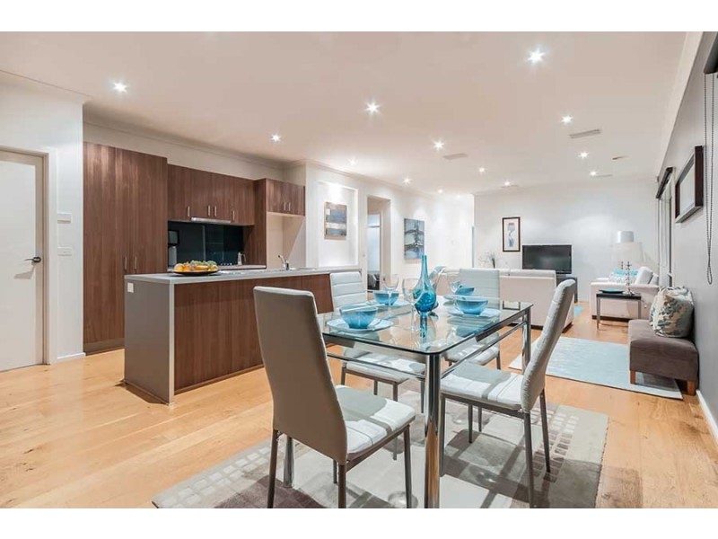 4 Girraween Crescent, Craigieburn VIC 3064